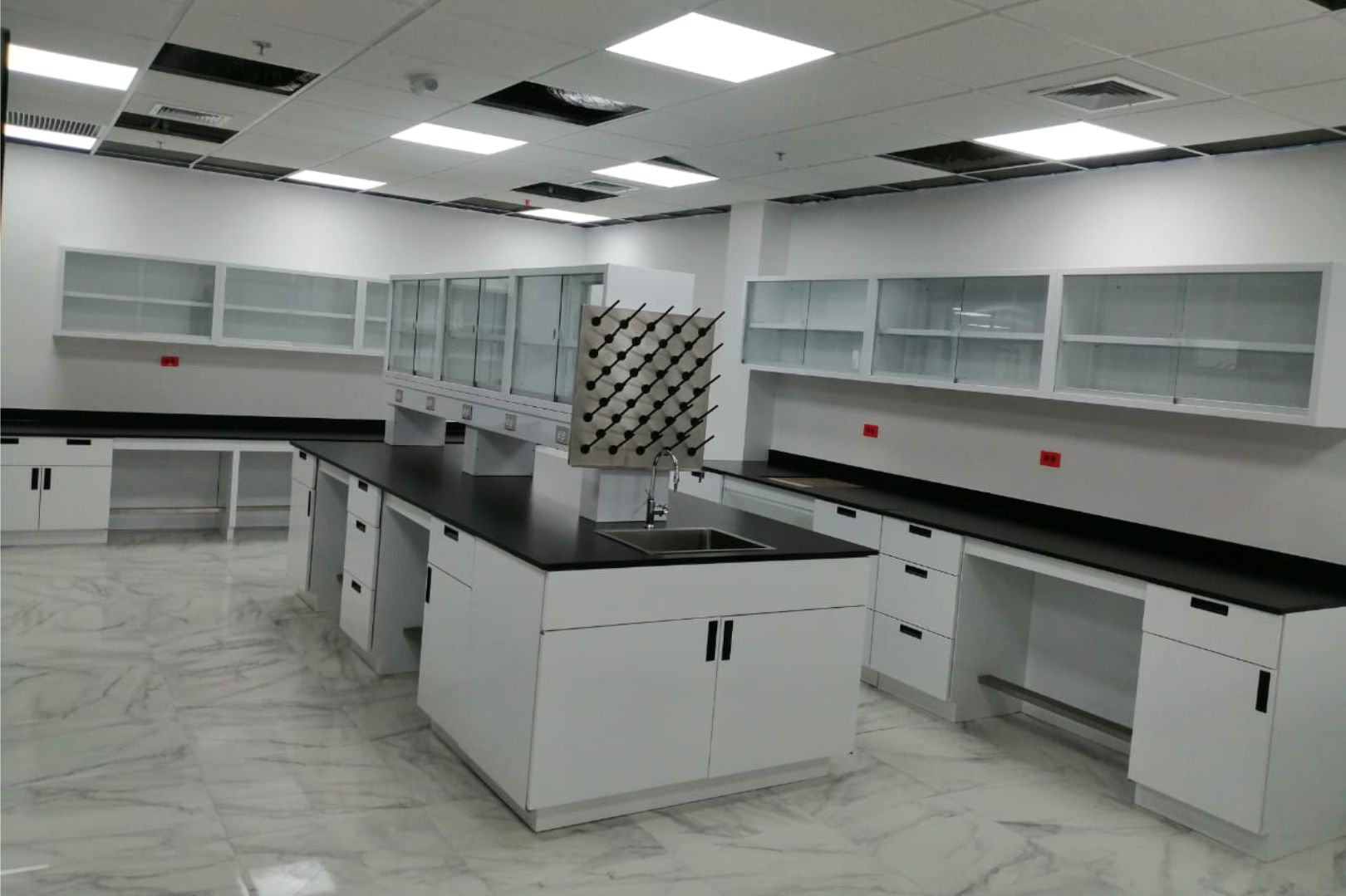 Lavabo portátil - Muebles para laboratorio en Querétaro